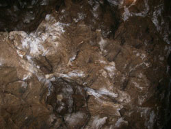 Изнутри пещера Караульное - настоящее подземное царство.