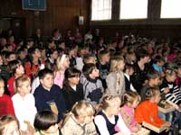 Более 150 ребят собрались на торжественном мероприятии в Козульской СОШ №1