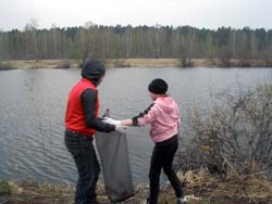 На озере Абакшинском собрали 50 мешков с мусором